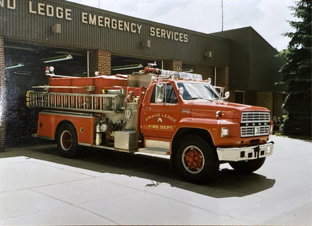 その他 Grand Lift Fire Engine The McAllen Fire Department recently took delivery of this Spartan